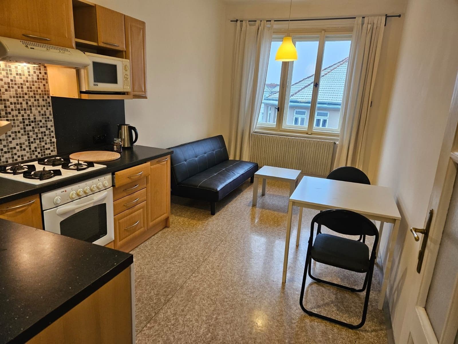 Prenájom bytu 2-izbový 49 m², Holandská, Praha, Praha Prenájom bytu 2-izbový 49 m², Holandská, Praha, Praha