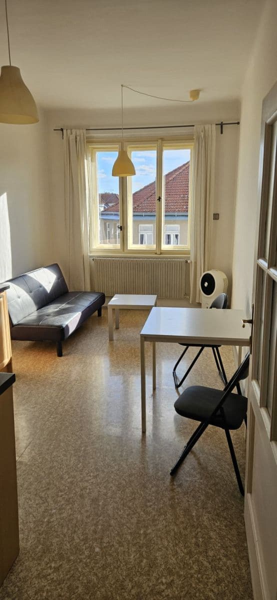 Prenájom bytu 2-izbový 49 m², Holandská, Praha, Praha Prenájom bytu 2-izbový 49 m², Holandská, Praha, Praha