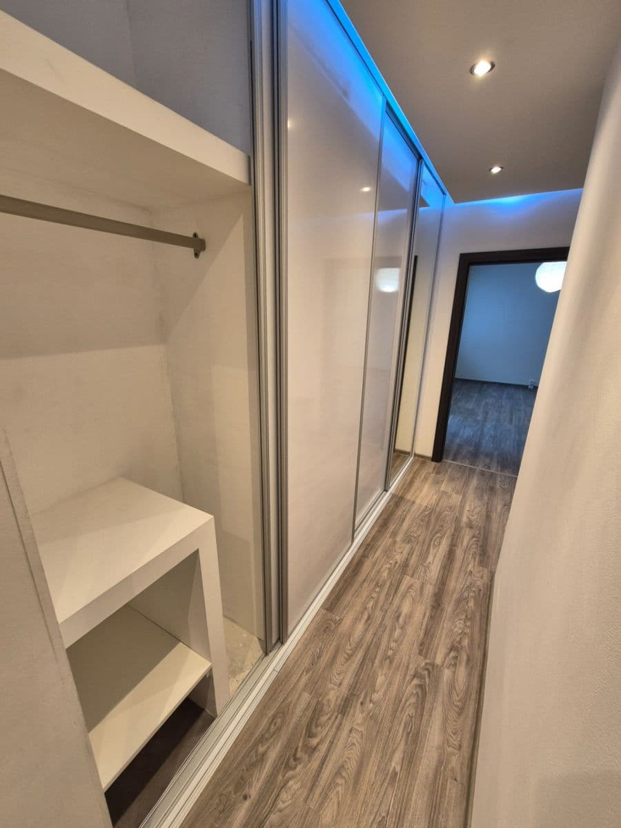 Prenájom bytu 3-izbový 76 m², Bzenecká, Brno, Jihomoravský kraj Prenájom bytu 3-izbový 76 m², Bzenecká, Brno, Jihomoravský kraj