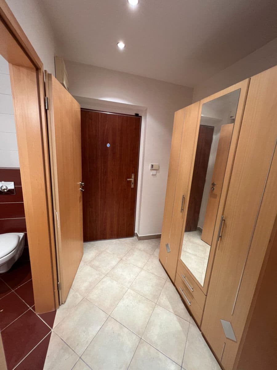 Prenájom bytu 1-izbový 29 m², Velenovského, Praha, Praha Prenájom bytu 1-izbový 29 m², Velenovského, Praha, Praha