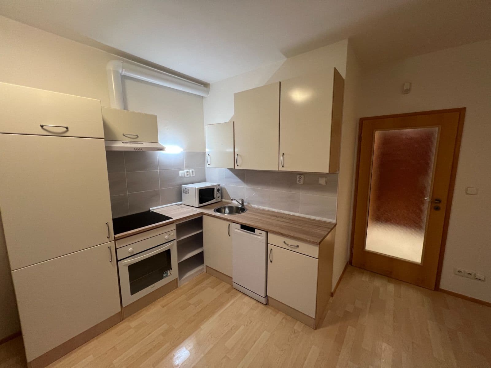 Prenájom bytu 1-izbový 29 m², Velenovského, Praha, Praha Prenájom bytu 1-izbový 29 m², Velenovského, Praha, Praha