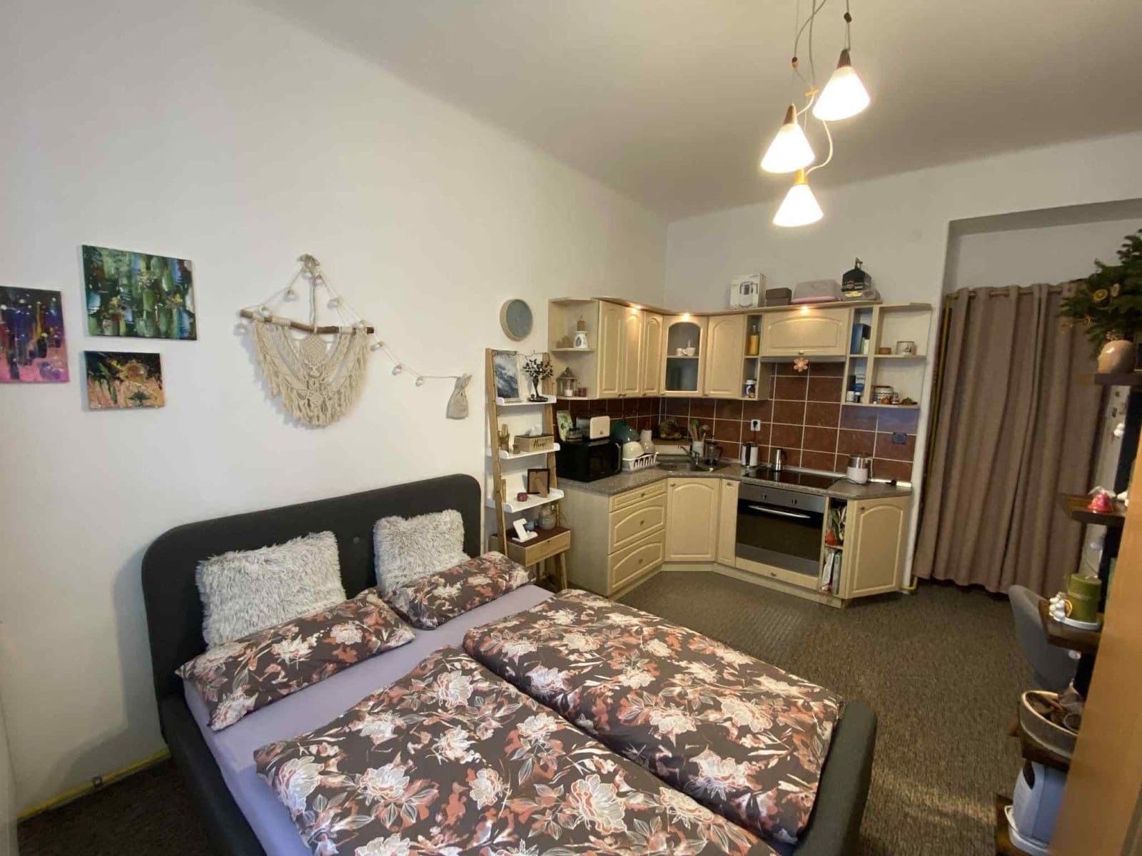 Prenájom bytu 1-izbový 25 m², Žitomírská, Praha, Praha Prenájom bytu 1-izbový 25 m², Žitomírská, Praha, Praha