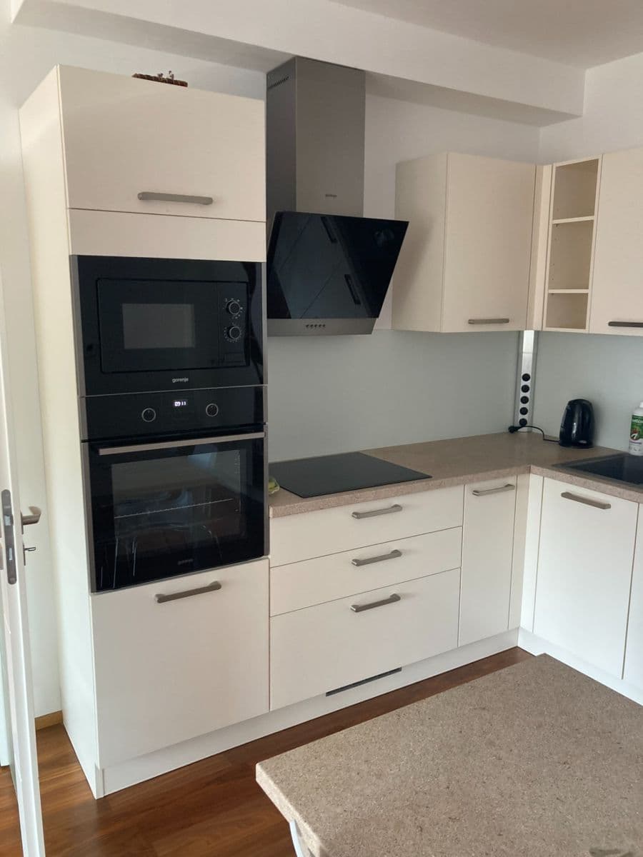 Prenájom bytu 2-izbový 59 m², Jabloňová, Moravany, Jihomoravský kraj Prenájom bytu 2-izbový 59 m², Jabloňová, Moravany, Jihomoravský kraj