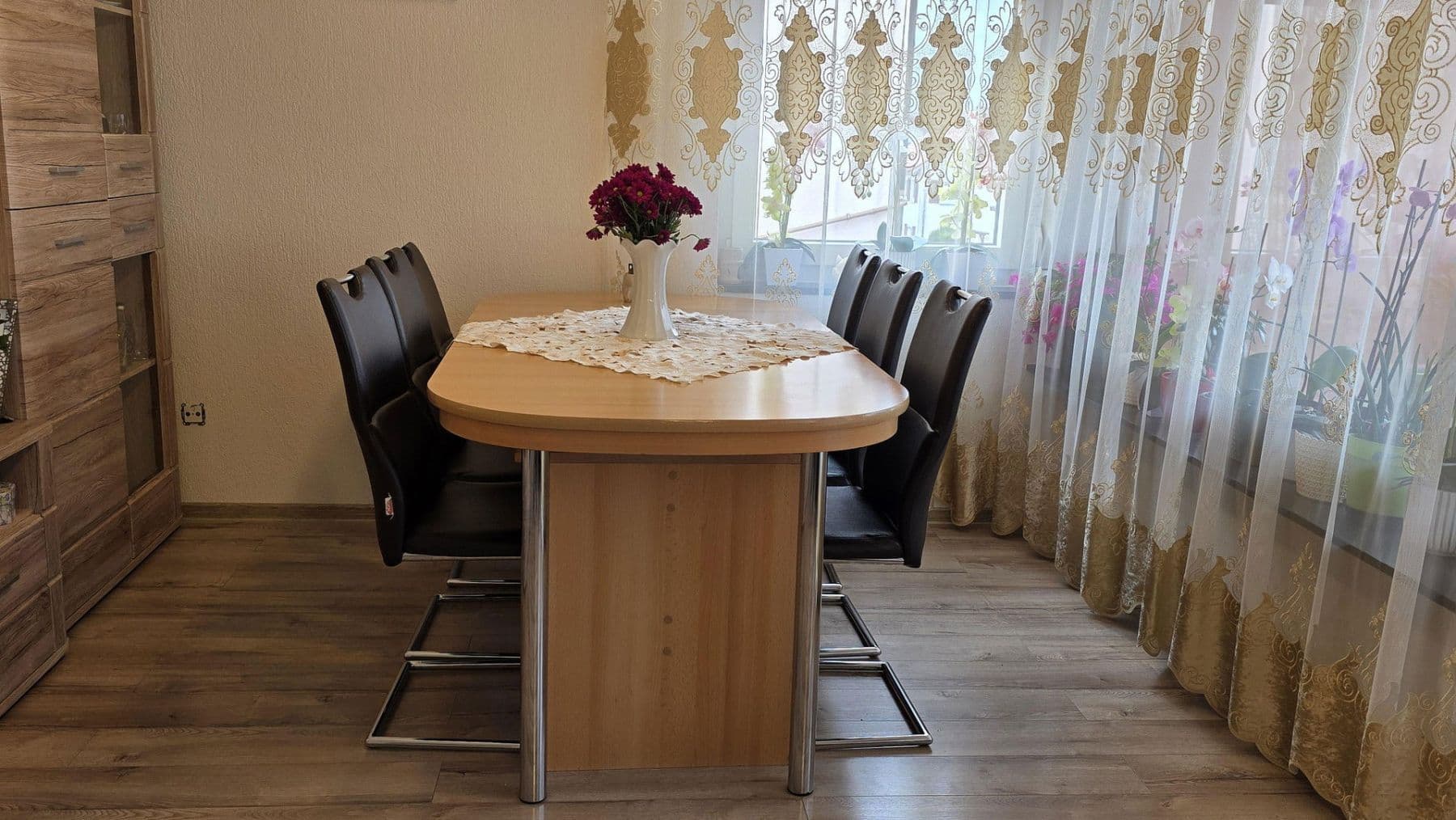 Predaj domu 211 m², pozemek 668 m², Lerchenstr. 26, Altensteig, Bádensko-Wurttembersko Predaj domu 211 m², pozemek 668 m², Lerchenstr. 26, Altensteig, Bádensko-Wurttembersko