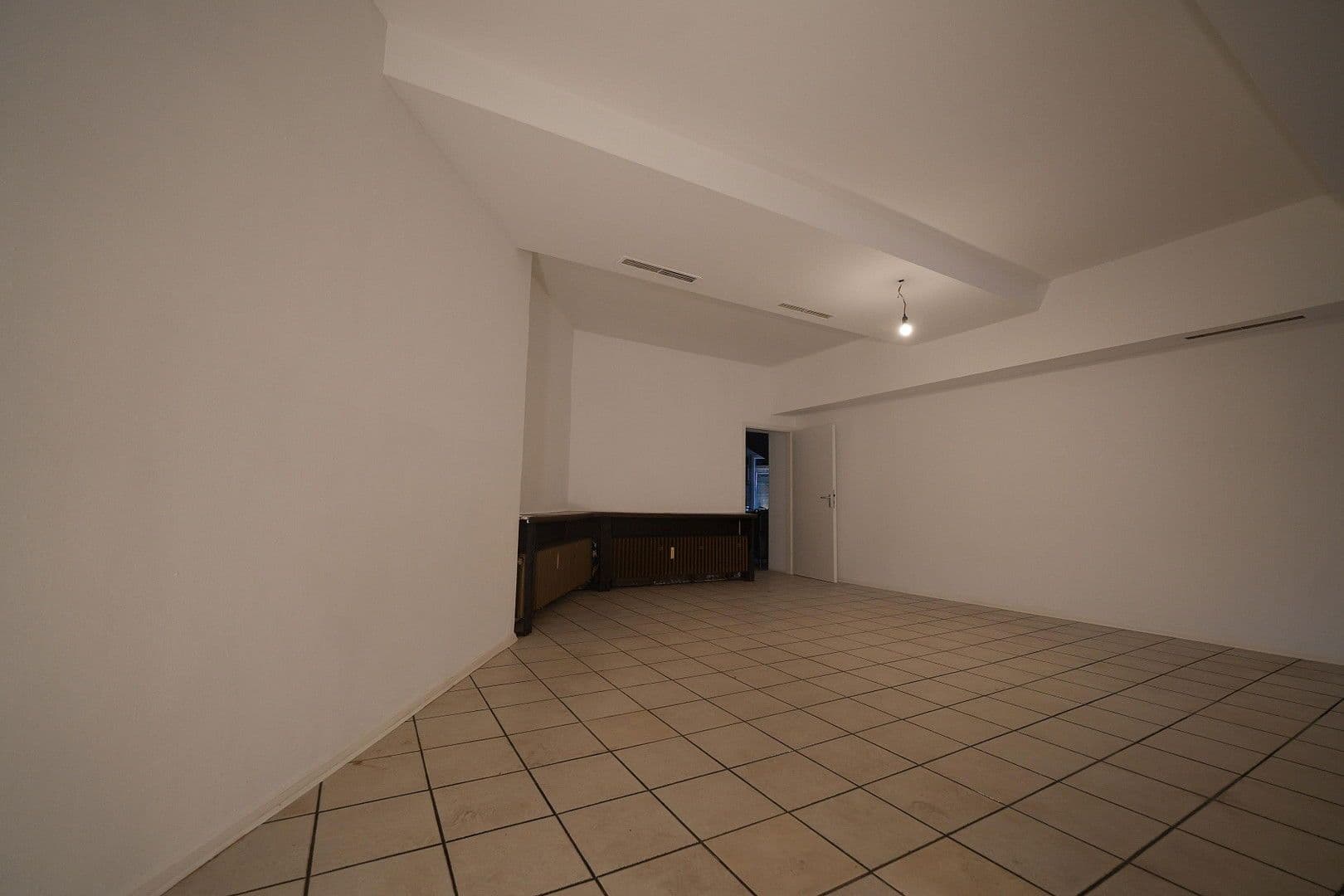 Prenájom nebytového priestoru 200 m², Köln, Severné Porýnie - Westfálsko Prenájom nebytového priestoru 200 m², Köln, Severné Porýnie - Westfálsko