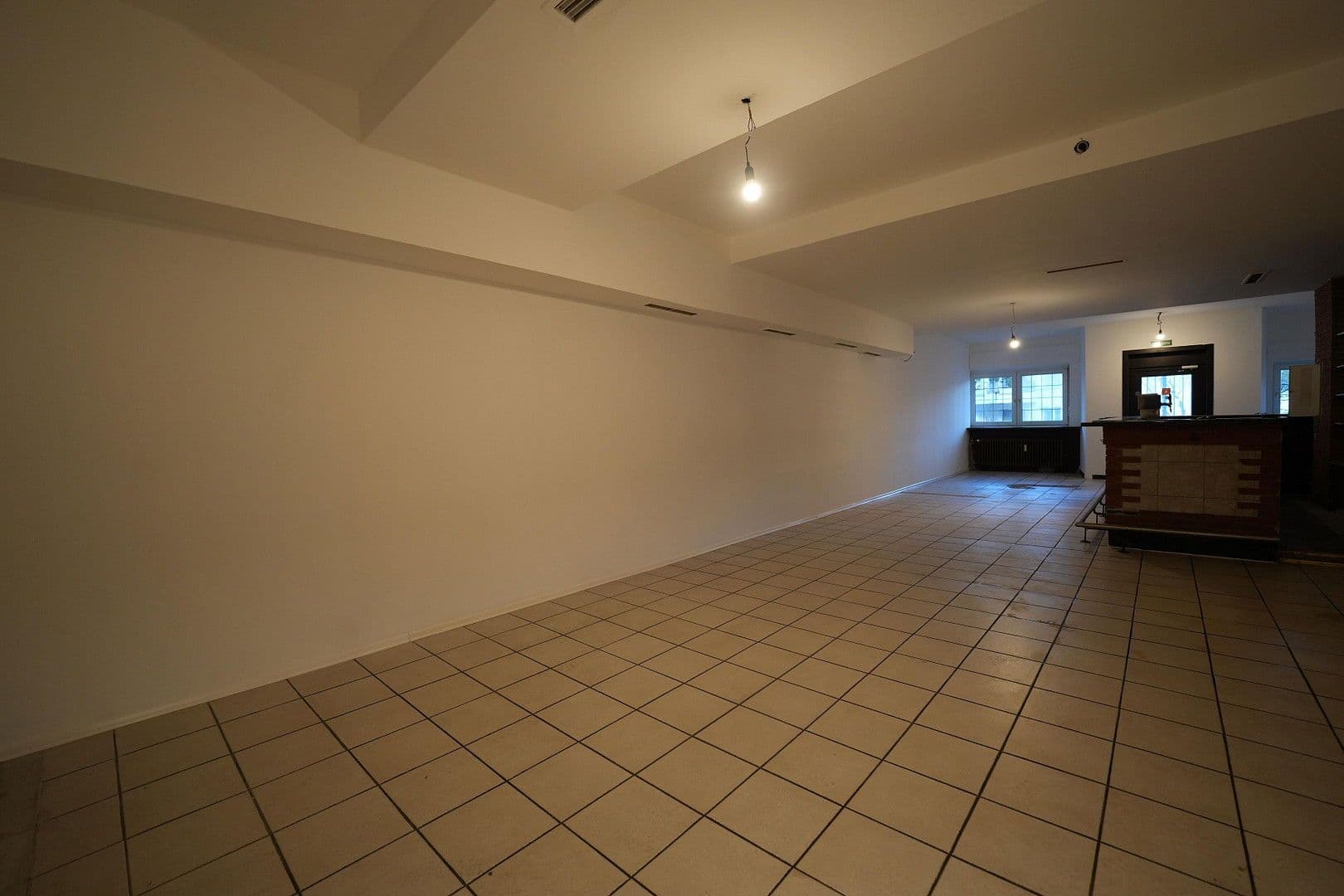 Prenájom nebytového priestoru 200 m², Köln, Severné Porýnie - Westfálsko Prenájom nebytového priestoru 200 m², Köln, Severné Porýnie - Westfálsko