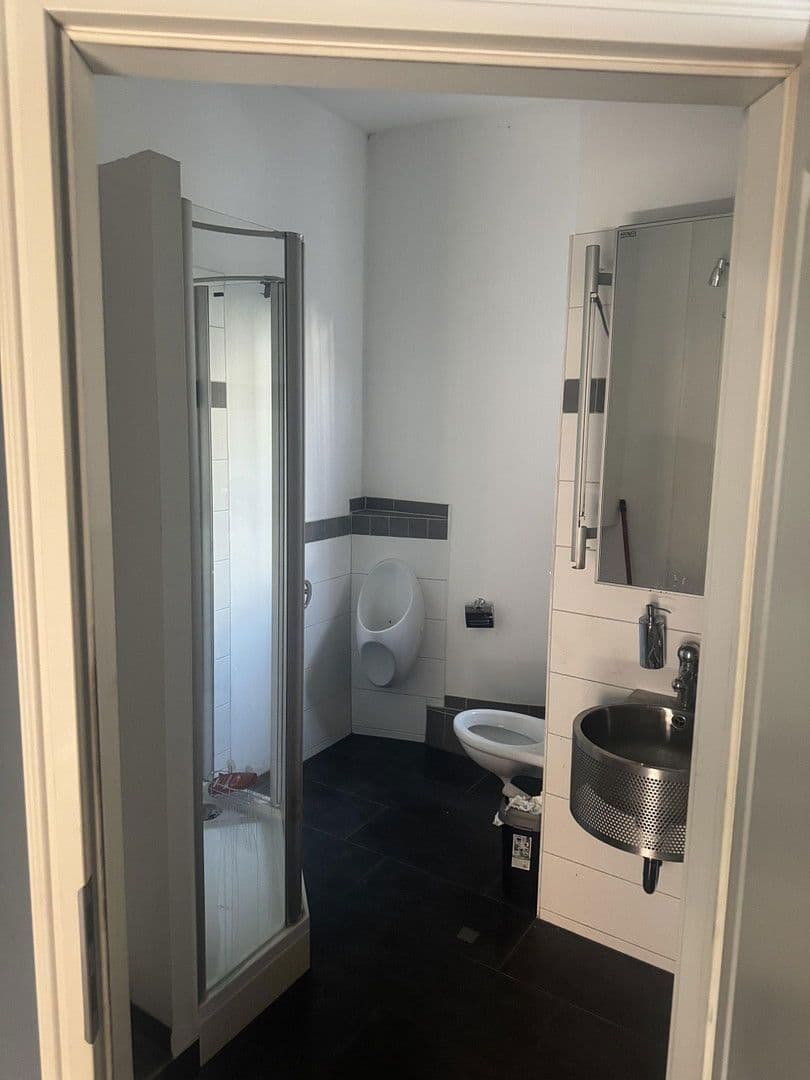 Prenájom kancelárie 280 m², Zerzabelshofstr 9, Nürnberg, Bavorsko Prenájom kancelárie 280 m², Zerzabelshofstr 9, Nürnberg, Bavorsko