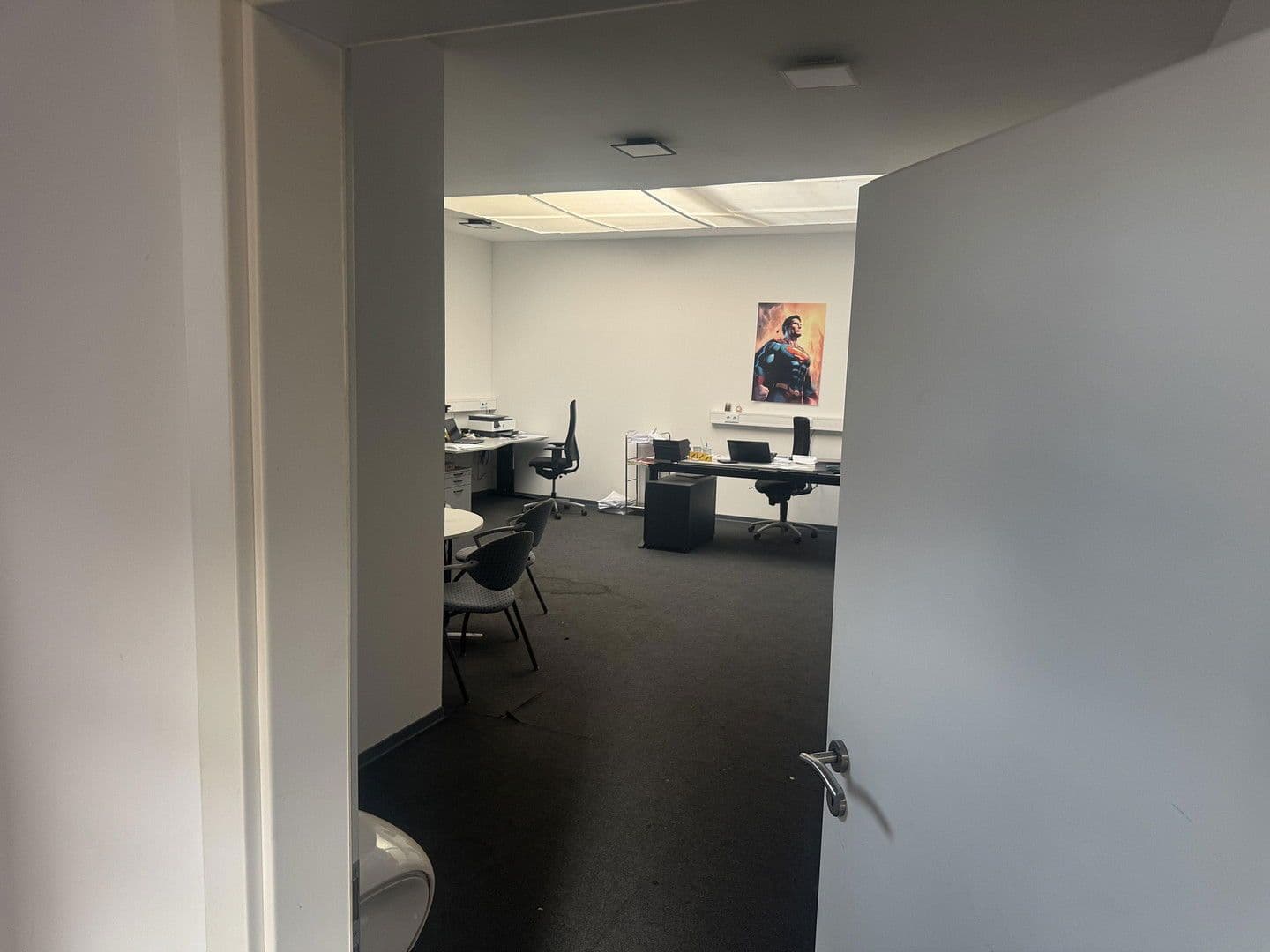 Prenájom kancelárie 280 m², Zerzabelshofstr 9, Nürnberg, Bavorsko Prenájom kancelárie 280 m², Zerzabelshofstr 9, Nürnberg, Bavorsko