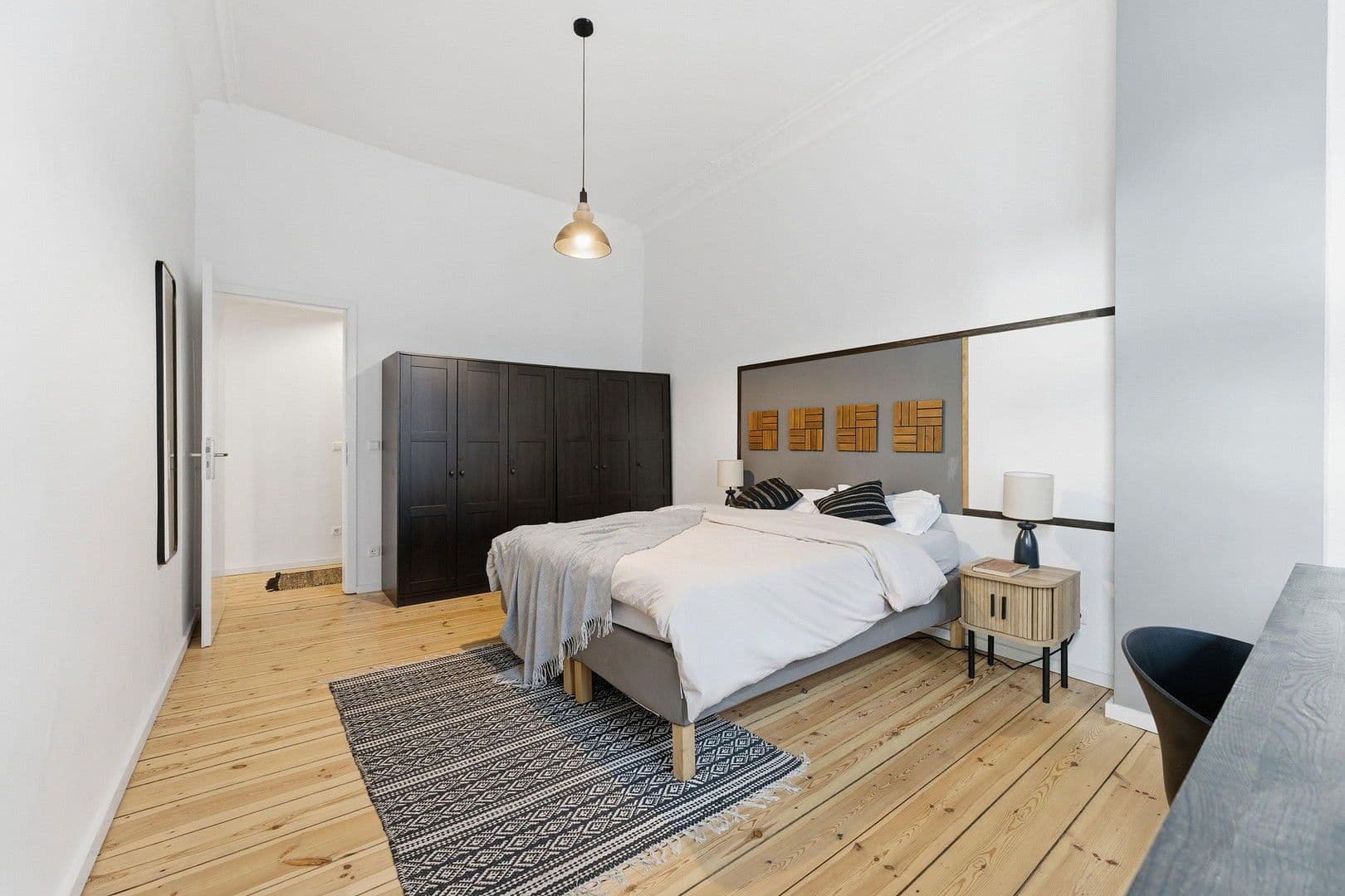 Prenájom bytu 107 m², Simon-Dach-Straße 13, Berlin, Berlín Prenájom bytu 107 m², Simon-Dach-Straße 13, Berlin, Berlín