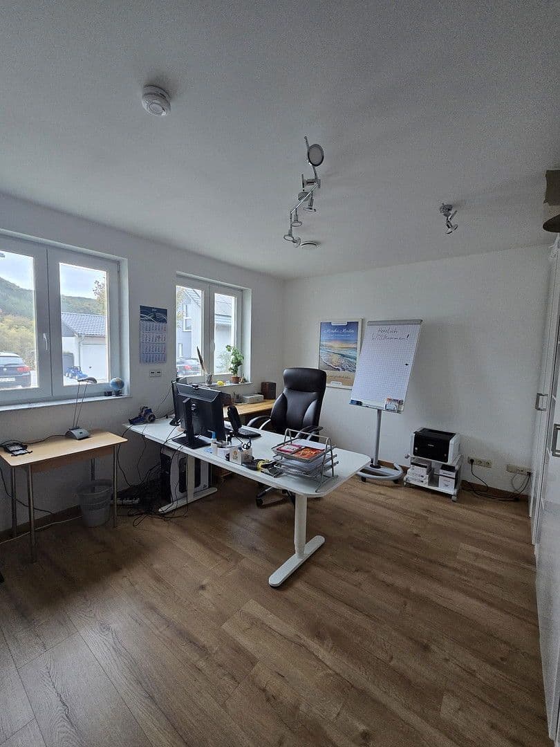 Predaj domu 177 m², pozemek 675 m², Badner Weg 5, Bad Mergentheim, Bádensko-Wurttembersko Predaj domu 177 m², pozemek 675 m², Badner Weg 5, Bad Mergentheim, Bádensko-Wurttembersko