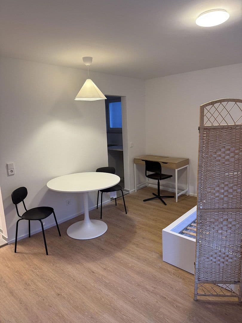 Prenájom bytu 1-izbový 26 m², Mozartstr. 5, Stuttgart, Bádensko-Wurttembersko Prenájom bytu 1-izbový 26 m², Mozartstr. 5, Stuttgart, Bádensko-Wurttembersko