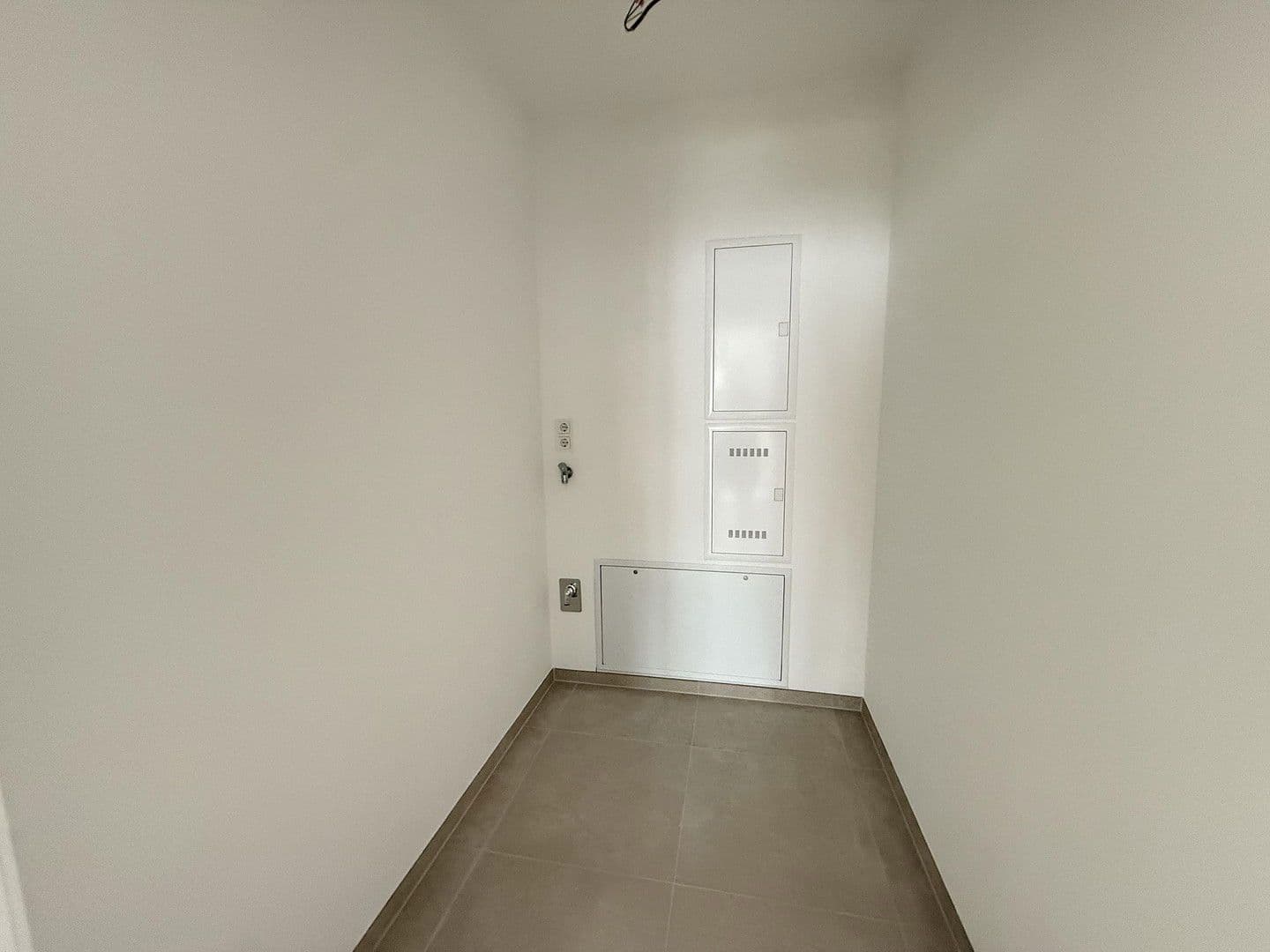 Prenájom bytu 3-izbový 80 m², Diez, Porýnie-Falcko Prenájom bytu 3-izbový 80 m², Diez, Porýnie-Falcko