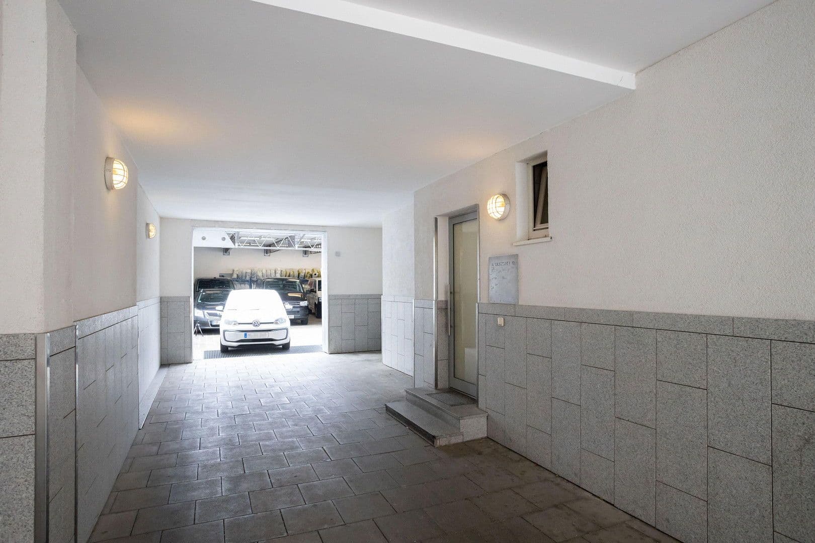 Predaj domu 824 m², pozemek 339 m², München, Bavorsko Predaj domu 824 m², pozemek 339 m², München, Bavorsko