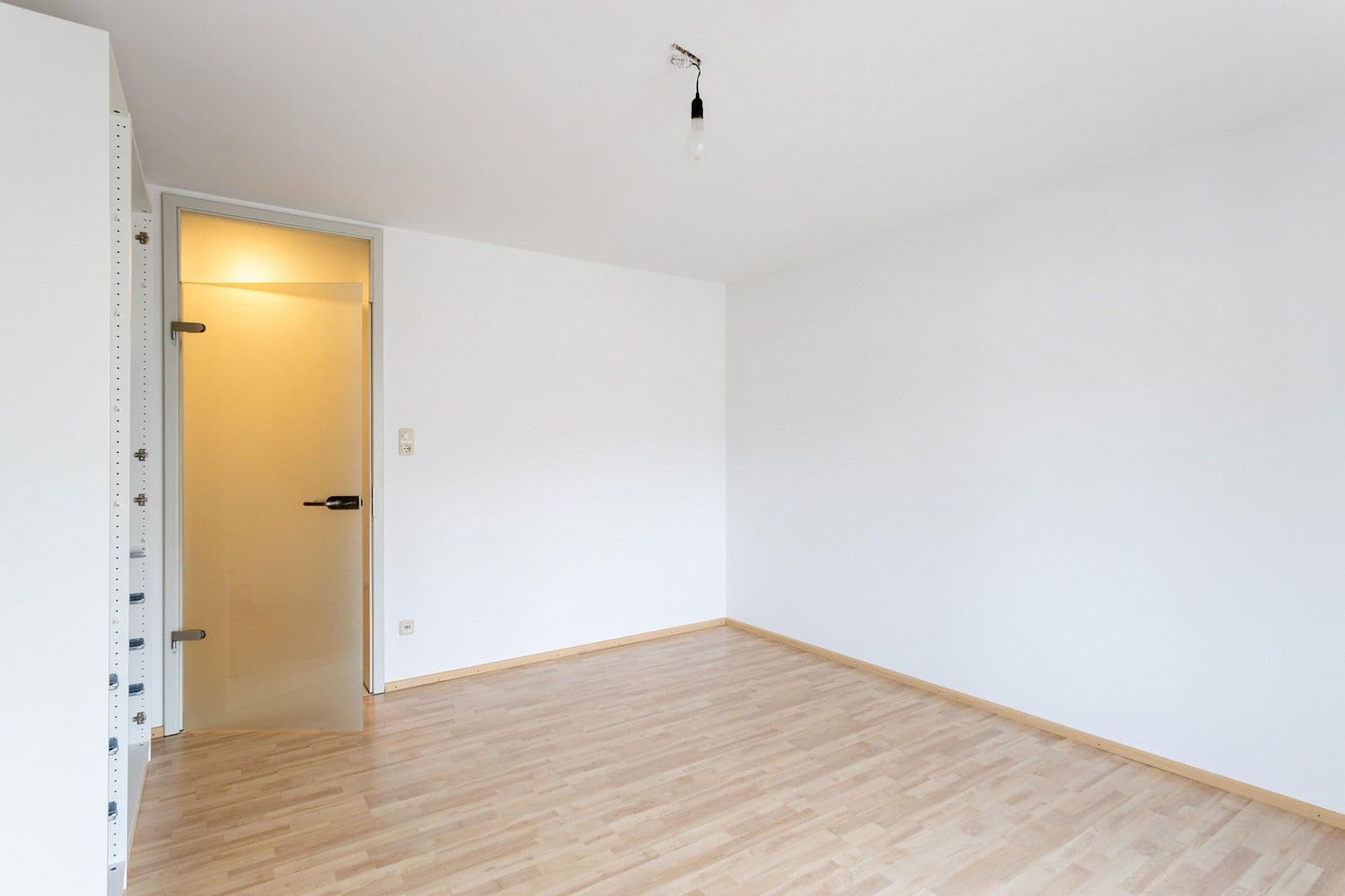 Predaj domu 824 m², pozemek 339 m², München, Bavorsko Predaj domu 824 m², pozemek 339 m², München, Bavorsko