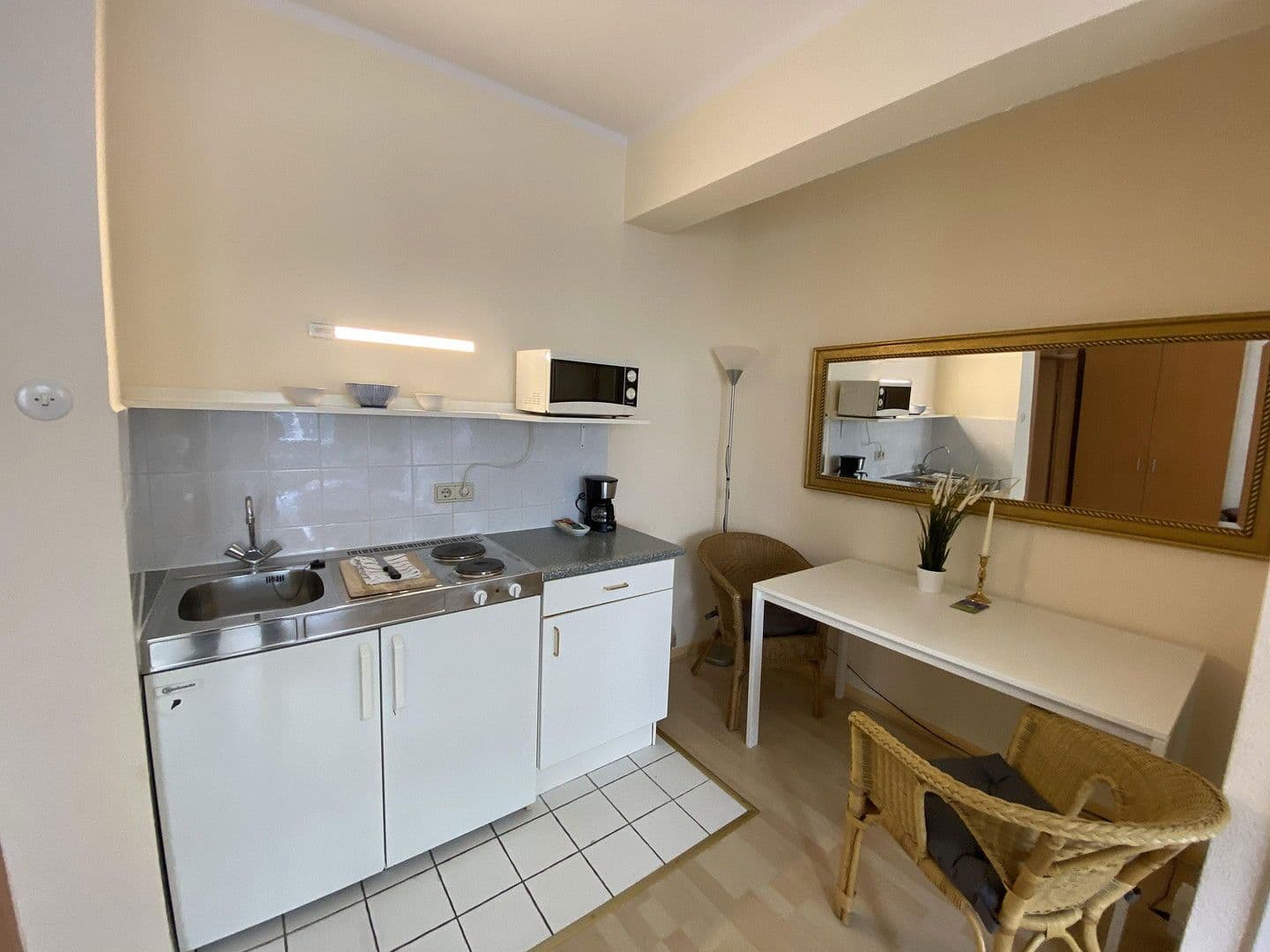 Prenájom bytu 1-izbový 27 m², Cantadorstr. 21, Düsseldorf, Severné Porýnie - Westfálsko Prenájom bytu 1-izbový 27 m², Cantadorstr. 21, Düsseldorf, Severné Porýnie - Westfálsko