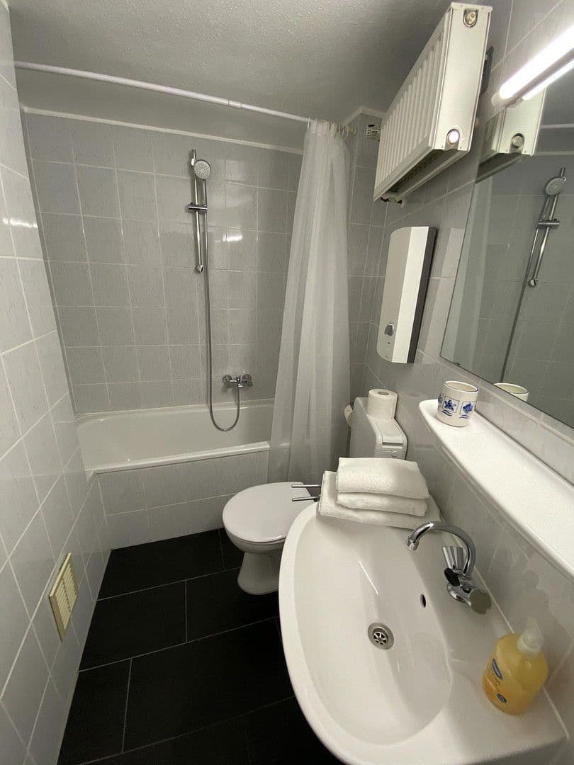 Prenájom bytu 1-izbový 27 m², Cantadorstr. 21, Düsseldorf, Severné Porýnie - Westfálsko Prenájom bytu 1-izbový 27 m², Cantadorstr. 21, Düsseldorf, Severné Porýnie - Westfálsko