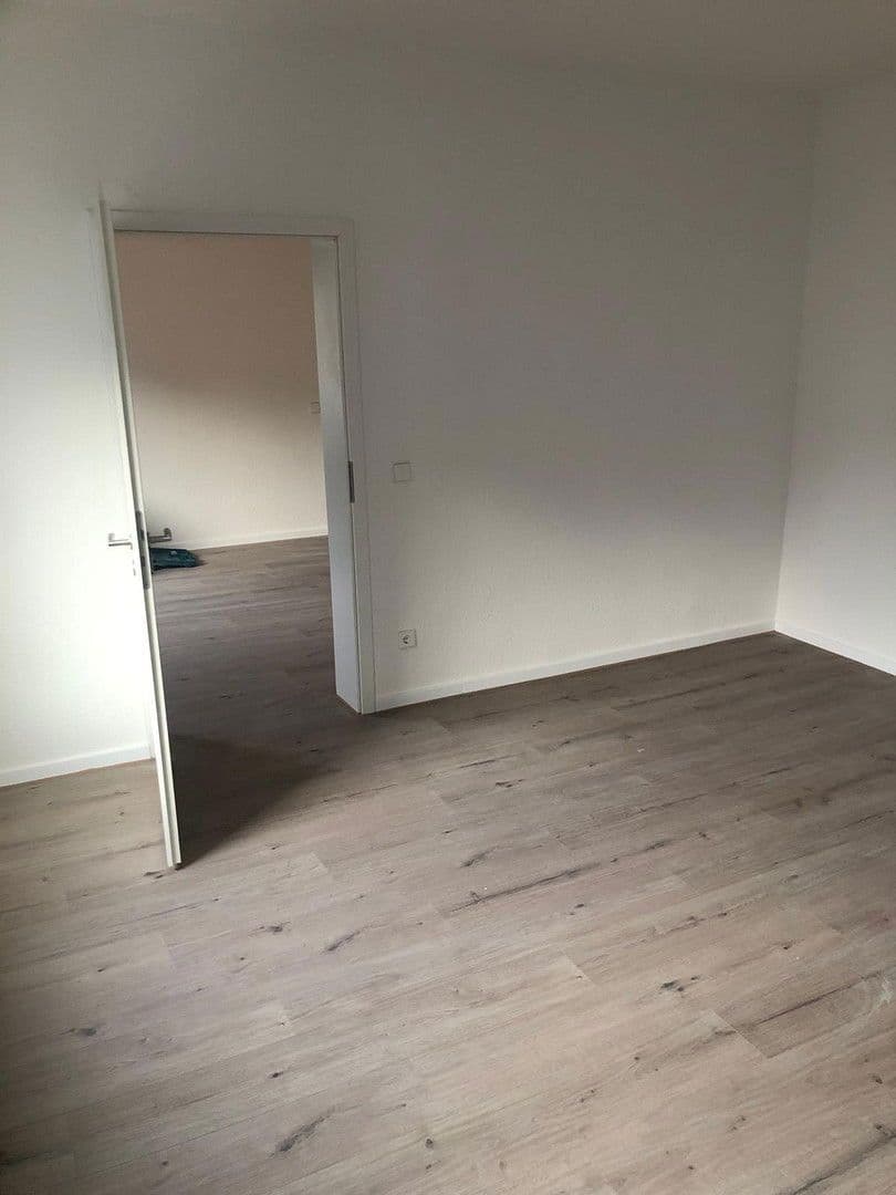 Prenájom bytu 2-izbový 50 m², Eisenbahnstraße 73, Eberswalde, Brandenbursko Prenájom bytu 2-izbový 50 m², Eisenbahnstraße 73, Eberswalde, Brandenbursko