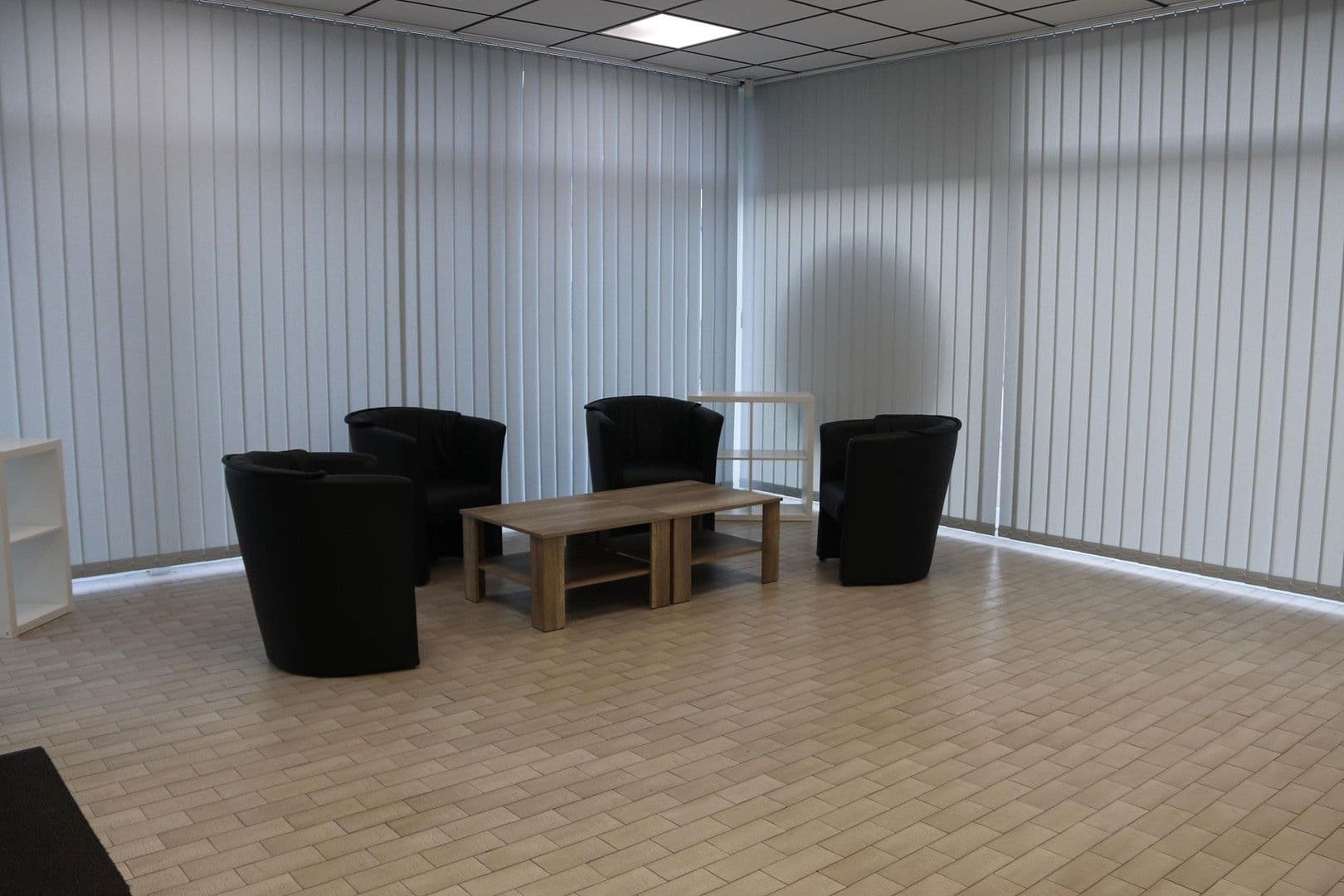 Prenájom nebytového priestoru 2.910 m², Eickelstraße 2, Arnsberg, Severné Porýnie - Westfálsko Prenájom nebytového priestoru 2.910 m², Eickelstraße 2, Arnsberg, Severné Porýnie - Westfálsko