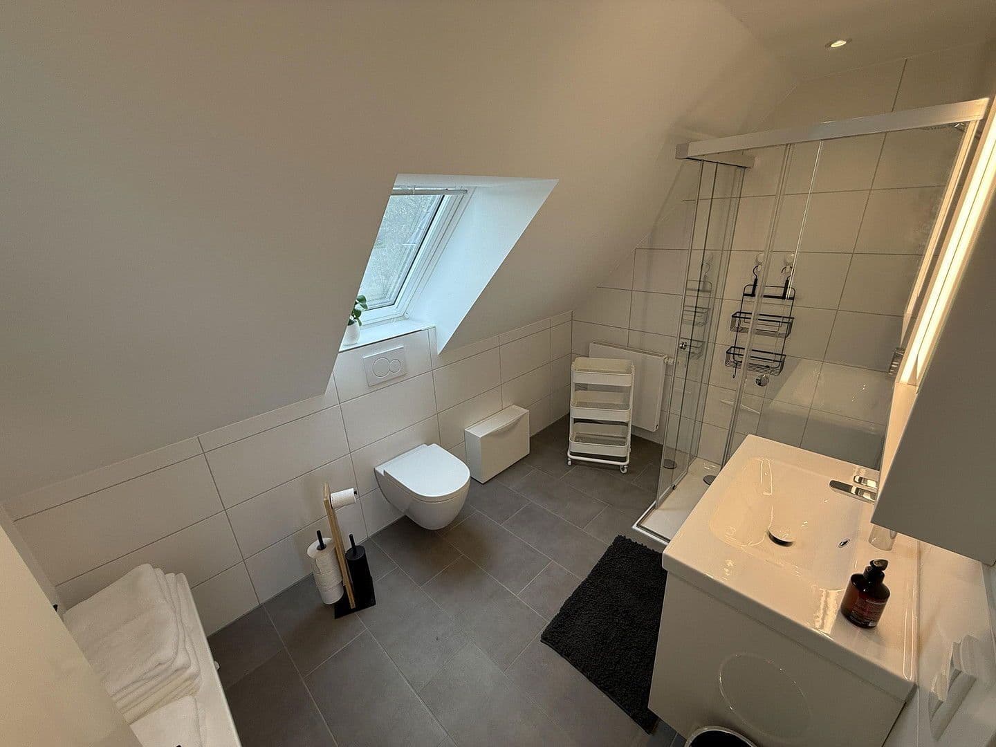 Prenájom bytu 2-izbový 75 m², Klevendeicher Chaussee 2, Moorrege, Šlezvicko-Holštajnsko Prenájom bytu 2-izbový 75 m², Klevendeicher Chaussee 2, Moorrege, Šlezvicko-Holštajnsko