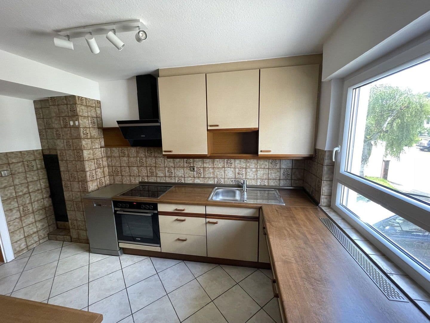 Prenájom bytu 4-izbový 88 m², Täfelbergweg 5, Althengstett, Bádensko-Wurttembersko Prenájom bytu 4-izbový 88 m², Täfelbergweg 5, Althengstett, Bádensko-Wurttembersko