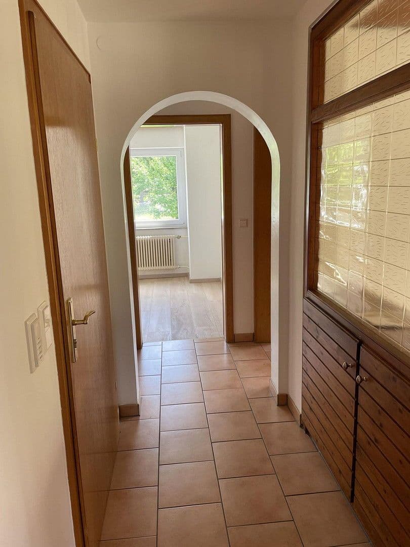 Prenájom bytu 4-izbový 88 m², Täfelbergweg 5, Althengstett, Bádensko-Wurttembersko Prenájom bytu 4-izbový 88 m², Täfelbergweg 5, Althengstett, Bádensko-Wurttembersko