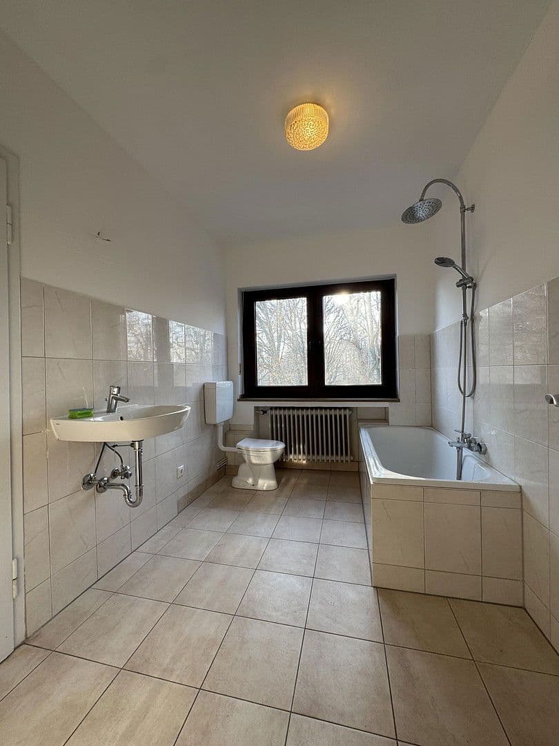 Prenájom bytu 2-izbový 76 m², Düren, Severné Porýnie - Westfálsko Prenájom bytu 2-izbový 76 m², Düren, Severné Porýnie - Westfálsko