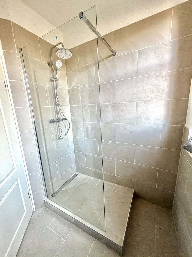 Prenájom bytu 3-izbový 80 m², Erfurt, Durínsko Prenájom bytu 3-izbový 80 m², Erfurt, Durínsko