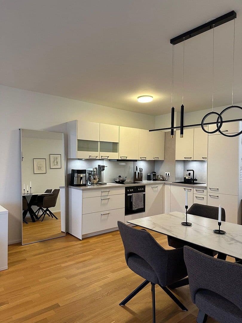 Prenájom bytu 2-izbový 64 m², Köln, Severné Porýnie - Westfálsko Prenájom bytu 2-izbový 64 m², Köln, Severné Porýnie - Westfálsko