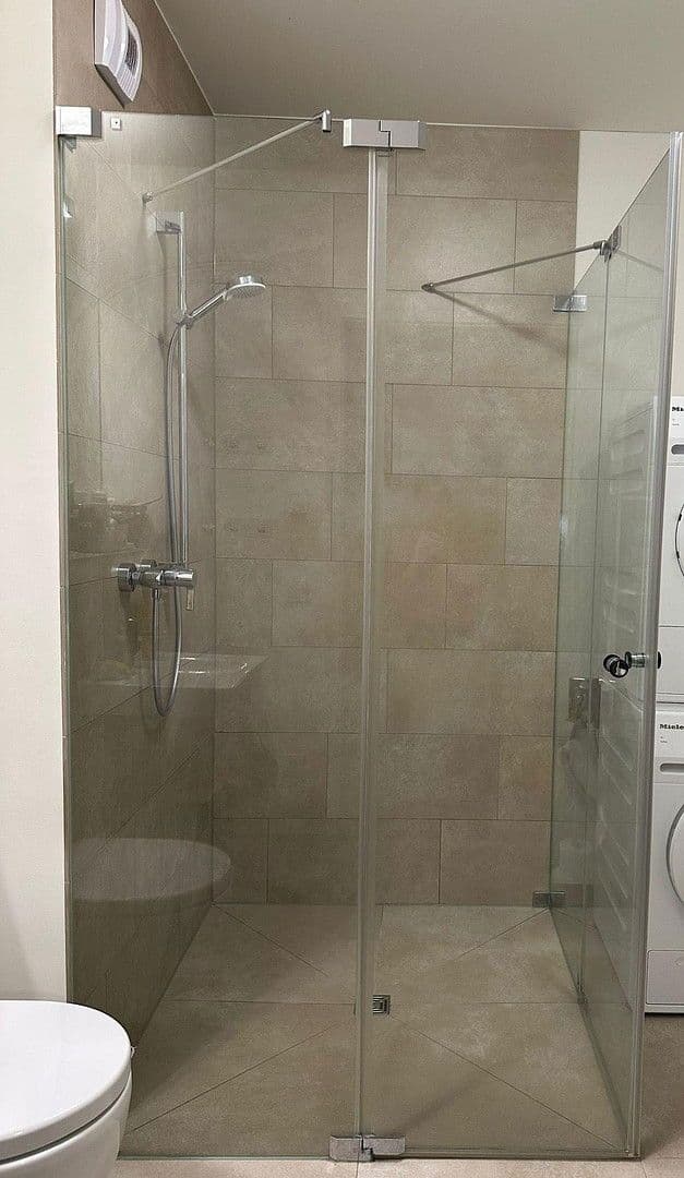 Prenájom bytu 2-izbový 64 m², Köln, Severné Porýnie - Westfálsko Prenájom bytu 2-izbový 64 m², Köln, Severné Porýnie - Westfálsko