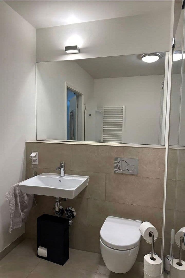 Prenájom bytu 2-izbový 64 m², Köln, Severné Porýnie - Westfálsko Prenájom bytu 2-izbový 64 m², Köln, Severné Porýnie - Westfálsko