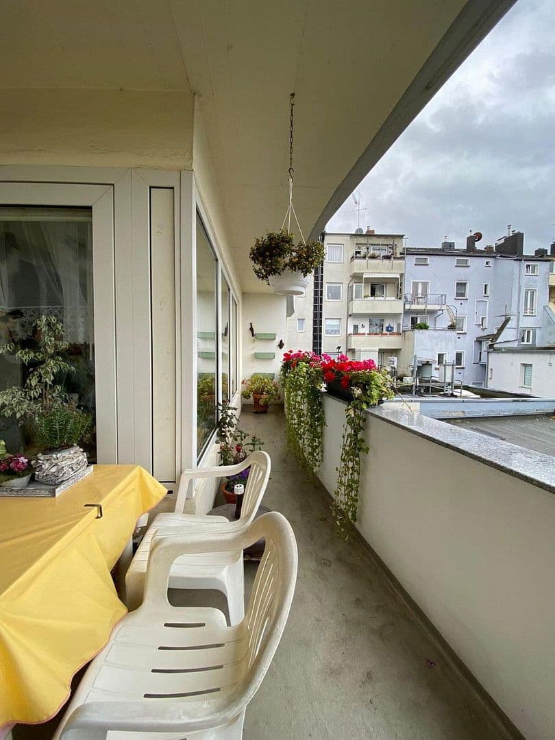 Predaj bytu 3-izbový 94 m², Rather Kirchplatz 1, Düsseldorf, Severné Porýnie - Westfálsko Predaj bytu 3-izbový 94 m², Rather Kirchplatz 1, Düsseldorf, Severné Porýnie - Westfálsko