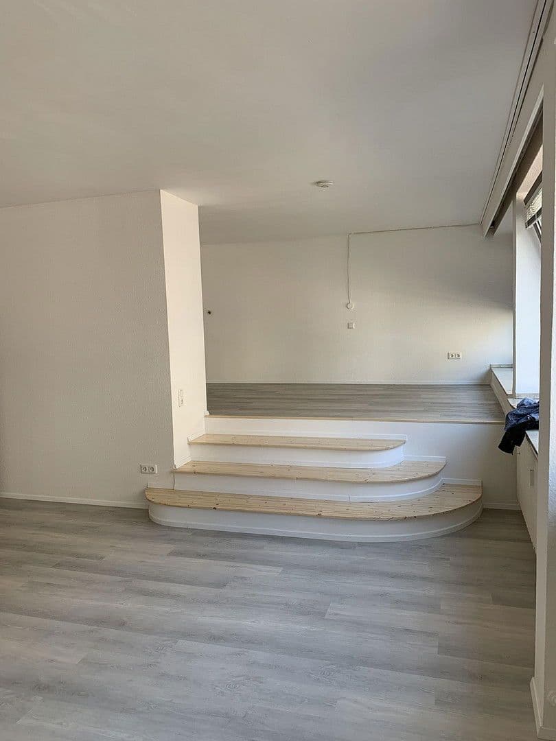 Prenájom bytu 1-izbový 60 m², Schloßstraße 69, Düsseldorf, Severné Porýnie - Westfálsko Prenájom bytu 1-izbový 60 m², Schloßstraße 69, Düsseldorf, Severné Porýnie - Westfálsko