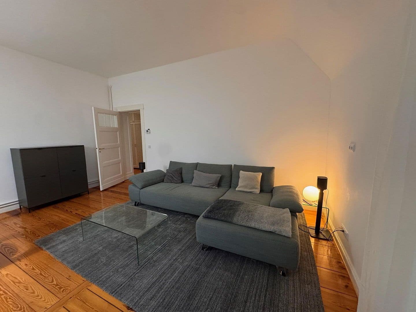 Prenájom bytu 2-izbový 80 m², Berlin, Berlín Prenájom bytu 2-izbový 80 m², Berlin, Berlín