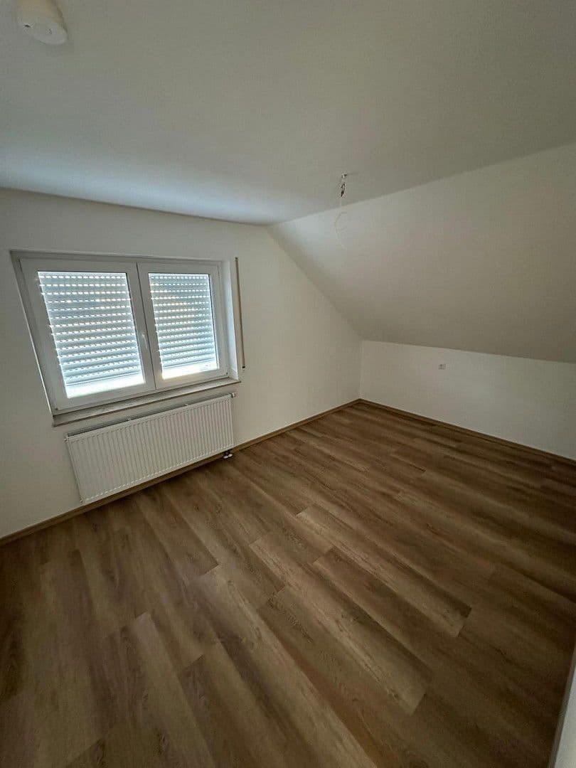 Prenájom domu 99 m², pozemek 397 m², Langenenslingen, Bádensko-Wurttembersko Prenájom domu 99 m², pozemek 397 m², Langenenslingen, Bádensko-Wurttembersko