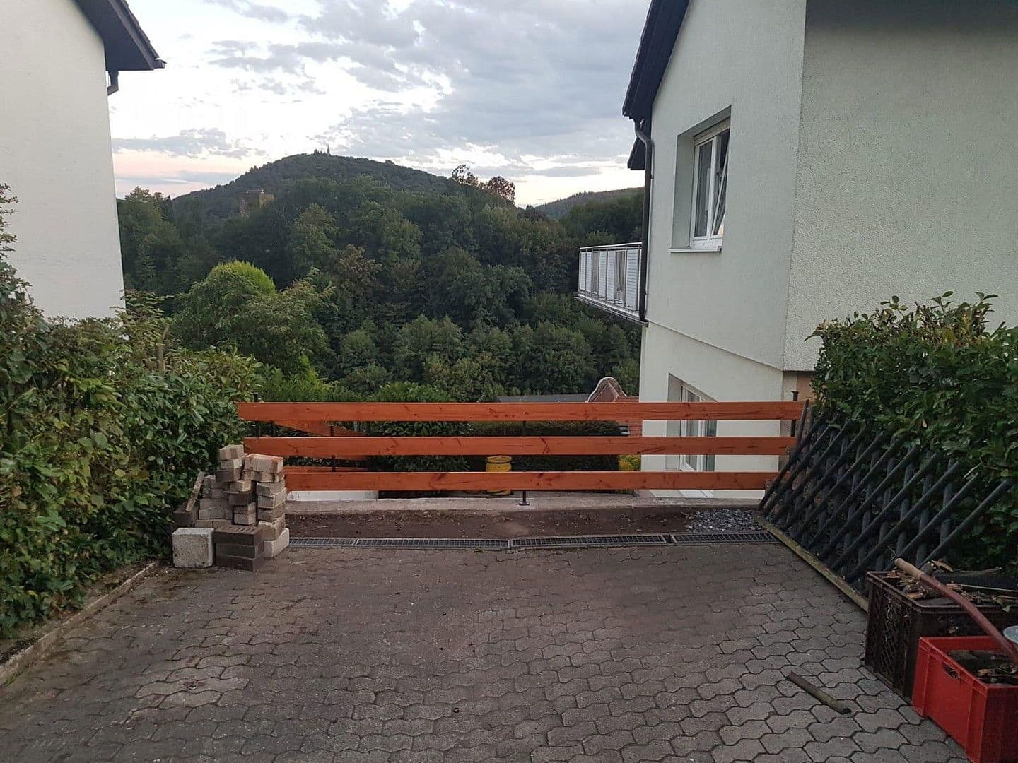 Predaj domu 180 m², pozemek 690 m², Neckarsteinach, Hesensko Predaj domu 180 m², pozemek 690 m², Neckarsteinach, Hesensko