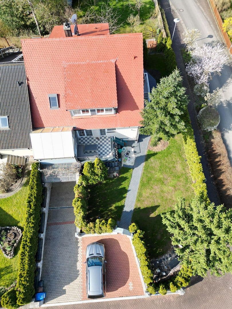 Predaj domu 287 m², pozemek 560 m², Kitzingen, Bavorsko Predaj domu 287 m², pozemek 560 m², Kitzingen, Bavorsko