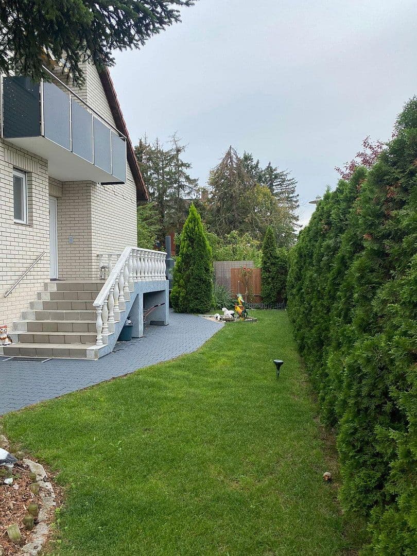 Predaj domu 287 m², pozemek 560 m², Kitzingen, Bavorsko Predaj domu 287 m², pozemek 560 m², Kitzingen, Bavorsko