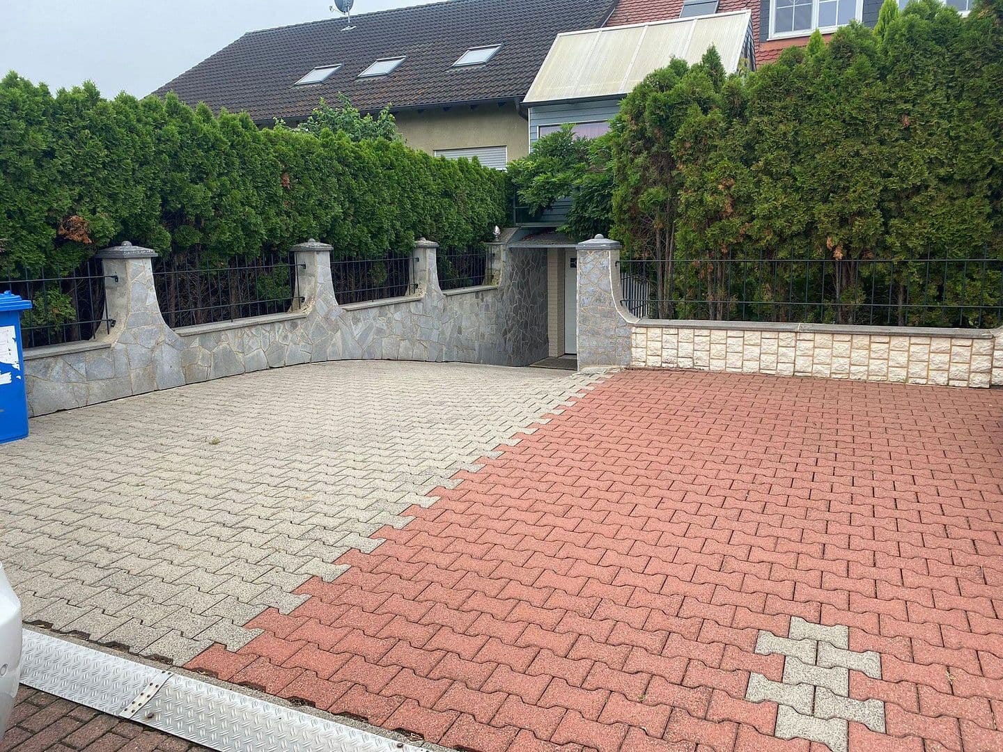 Predaj domu 287 m², pozemek 560 m², Kitzingen, Bavorsko Predaj domu 287 m², pozemek 560 m², Kitzingen, Bavorsko