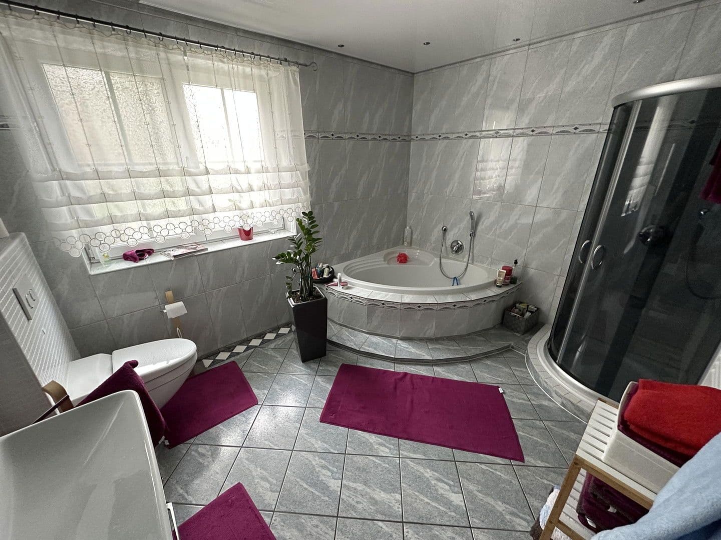 Predaj domu 287 m², pozemek 560 m², Kitzingen, Bavorsko Predaj domu 287 m², pozemek 560 m², Kitzingen, Bavorsko