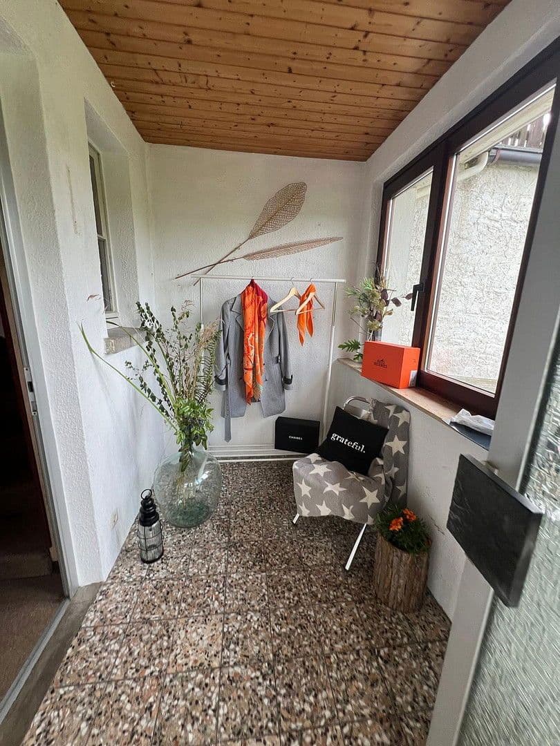 Predaj domu 178 m², pozemek 363 m², Rosbach v. d. Höhe, Hesensko Predaj domu 178 m², pozemek 363 m², Rosbach v. d. Höhe, Hesensko