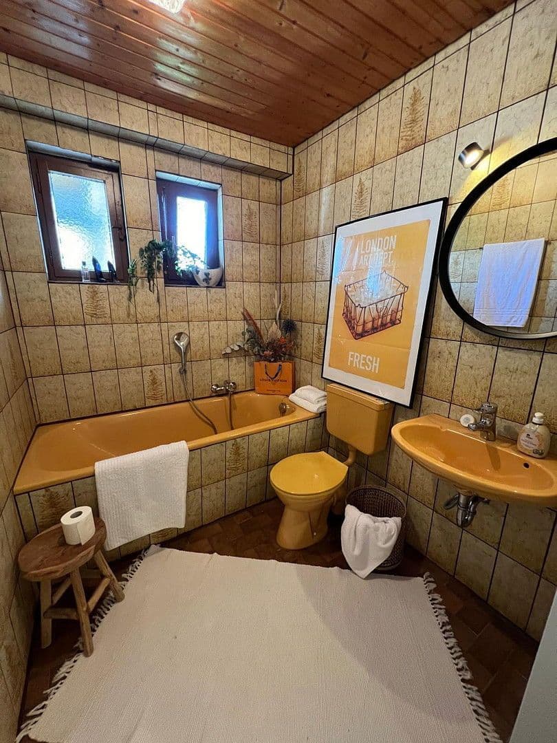 Predaj domu 178 m², pozemek 363 m², Rosbach v. d. Höhe, Hesensko Predaj domu 178 m², pozemek 363 m², Rosbach v. d. Höhe, Hesensko