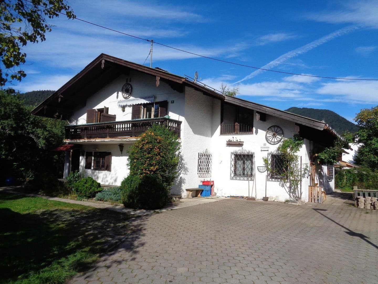 Predaj domu 225 m², pozemek 747 m², Fürstenstraße 40, Rottach-Egern, Bavorsko Predaj domu 225 m², pozemek 747 m², Fürstenstraße 40, Rottach-Egern, Bavorsko