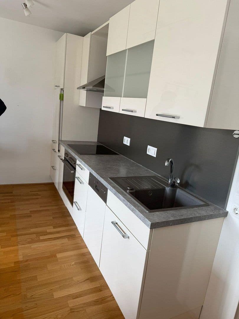 Prenájom bytu 2-izbový 52 m², Salzburg, Salzbursko Prenájom bytu 2-izbový 52 m², Salzburg, Salzbursko