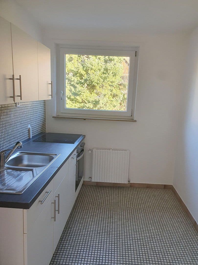 Prenájom bytu 3-izbový 69 m², Krummenackerstraße 71, Esslingen am Neckar, Bádensko-Wurttembersko Prenájom bytu 3-izbový 69 m², Krummenackerstraße 71, Esslingen am Neckar, Bádensko-Wurttembersko