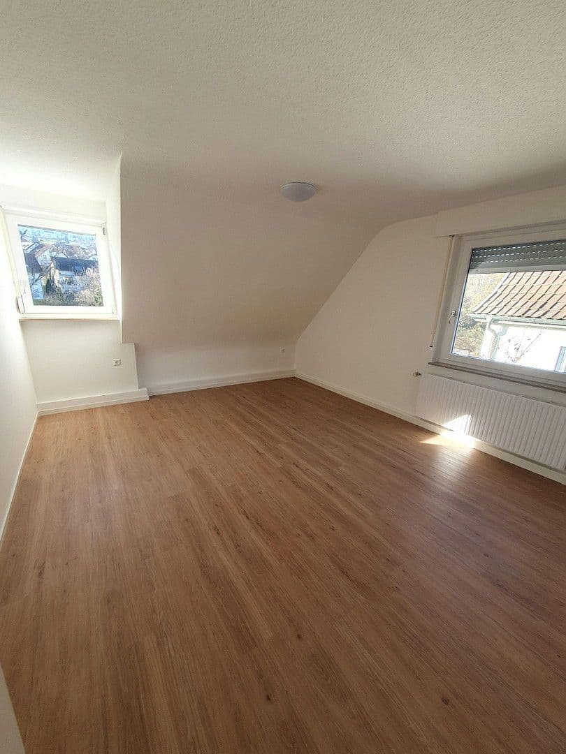 Prenájom bytu 3-izbový 69 m², Krummenackerstraße 71, Esslingen am Neckar, Bádensko-Wurttembersko Prenájom bytu 3-izbový 69 m², Krummenackerstraße 71, Esslingen am Neckar, Bádensko-Wurttembersko