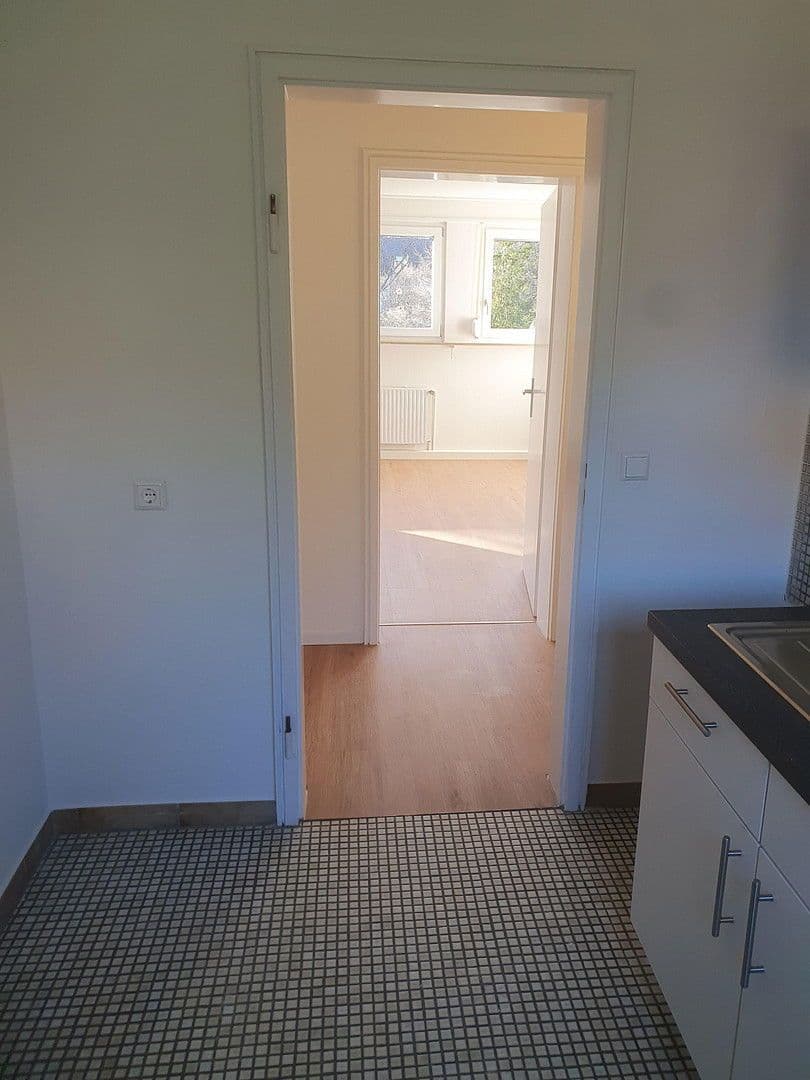 Prenájom bytu 3-izbový 69 m², Krummenackerstraße 71, Esslingen am Neckar, Bádensko-Wurttembersko Prenájom bytu 3-izbový 69 m², Krummenackerstraße 71, Esslingen am Neckar, Bádensko-Wurttembersko