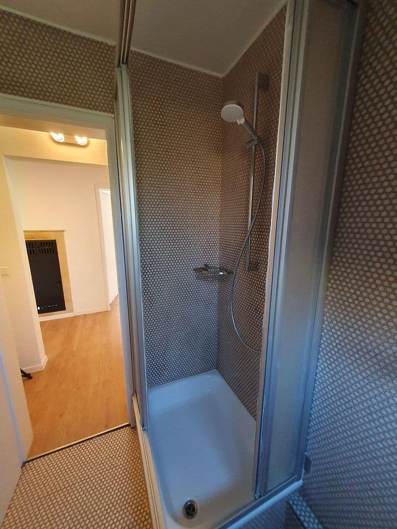 Prenájom bytu 3-izbový 69 m², Krummenackerstraße 71, Esslingen am Neckar, Bádensko-Wurttembersko Prenájom bytu 3-izbový 69 m², Krummenackerstraße 71, Esslingen am Neckar, Bádensko-Wurttembersko