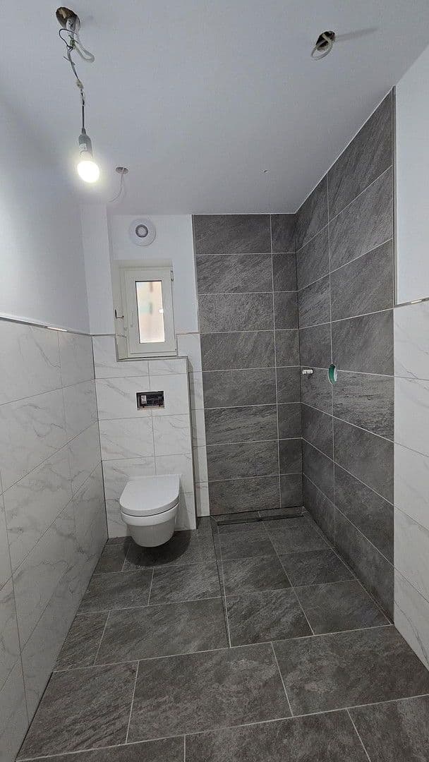 Prenájom bytu 3-izbový 80 m², Römerberg, Porýnie-Falcko Prenájom bytu 3-izbový 80 m², Römerberg, Porýnie-Falcko