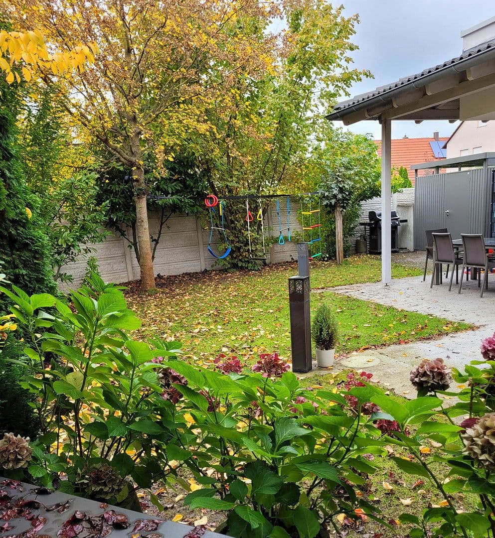 Prenájom domu 204 m², pozemek 350 m², Nürnberg, Bavorsko Prenájom domu 204 m², pozemek 350 m², Nürnberg, Bavorsko