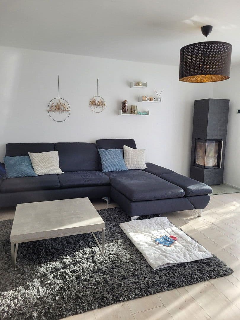 Prenájom domu 204 m², pozemek 350 m², Nürnberg, Bavorsko Prenájom domu 204 m², pozemek 350 m², Nürnberg, Bavorsko